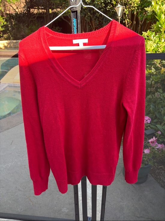 GAP Sweaters - Women’s Gap V-Neck sweater